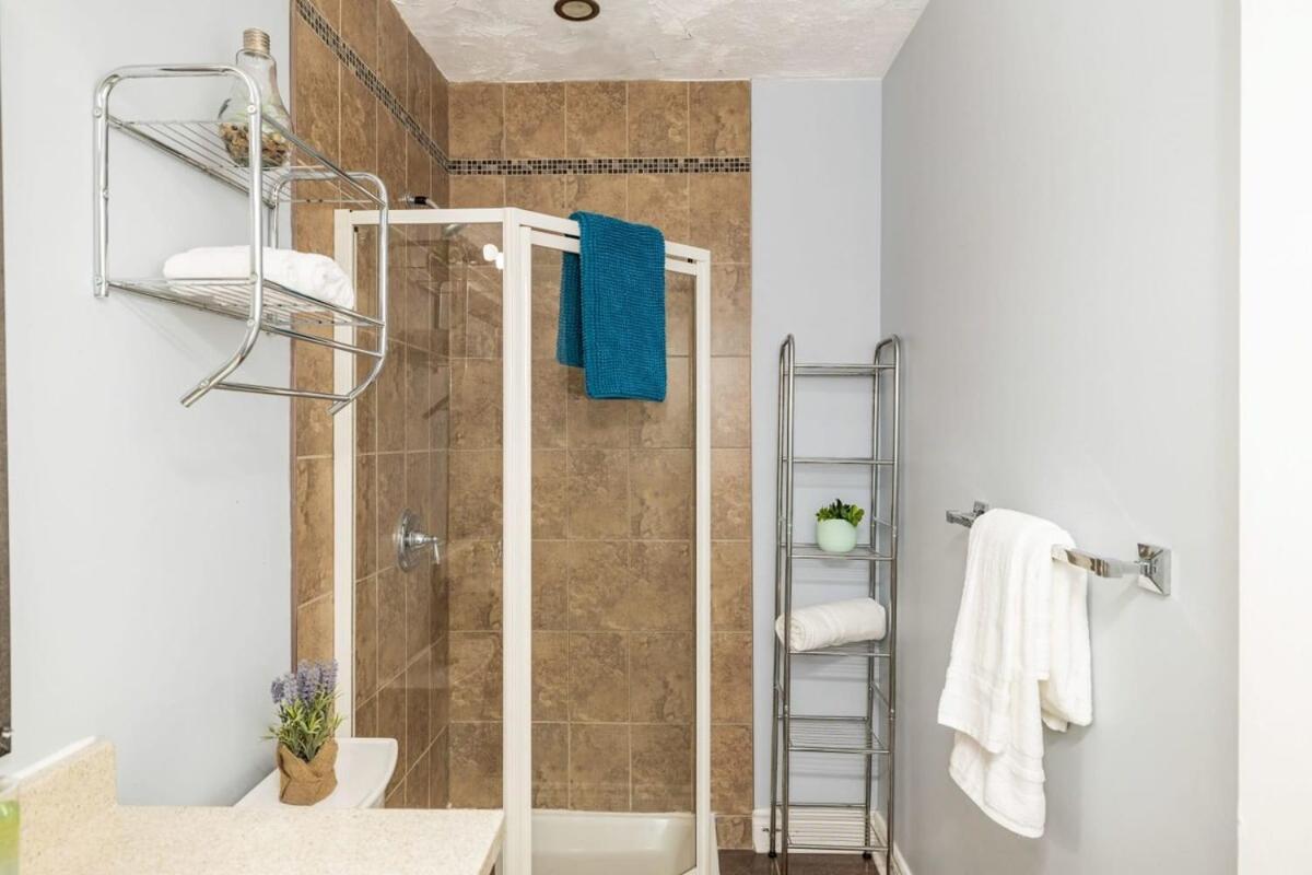 Pet-Friendly Home - Near Chinatown & Little Italy Ottawa Exterior foto