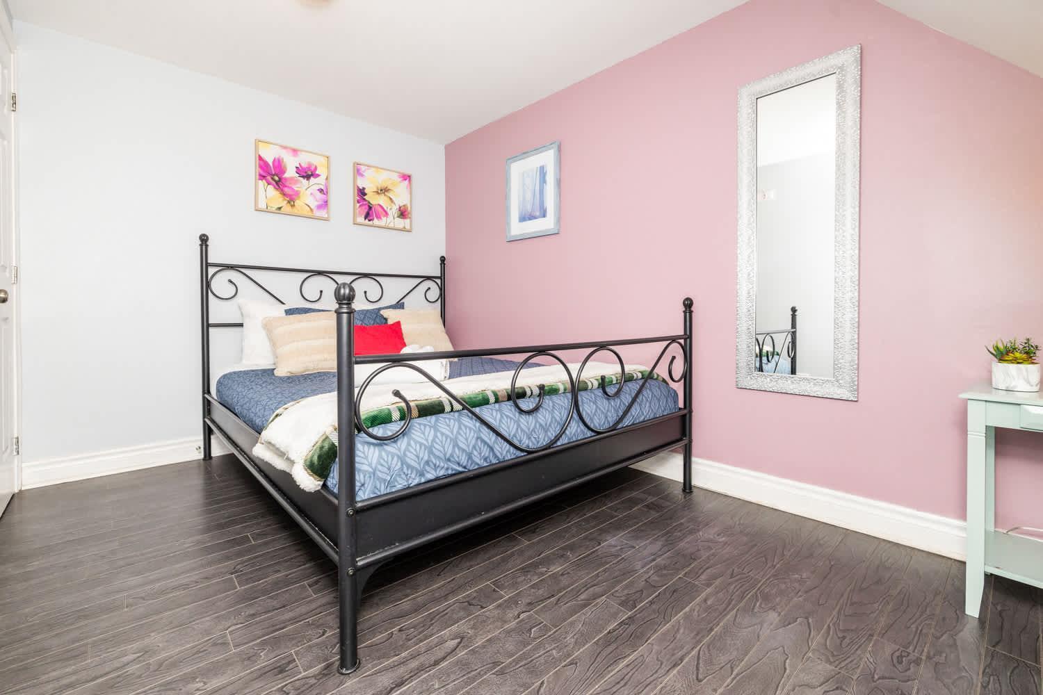 Pet-Friendly Home - Near Chinatown & Little Italy Ottawa Exterior foto